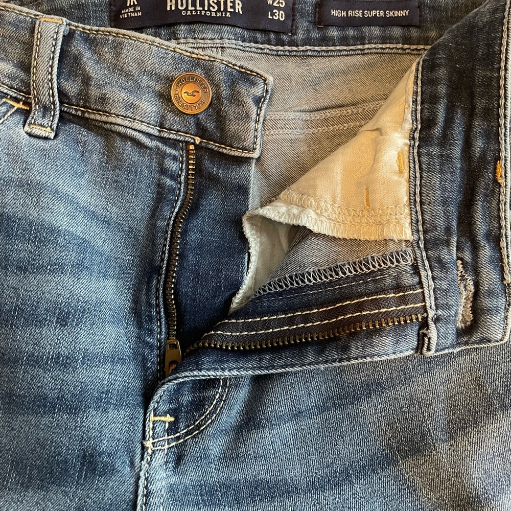 Hollister jeans